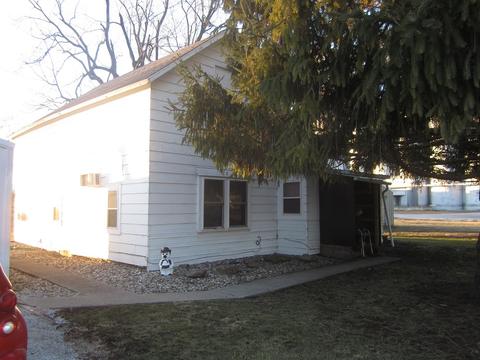 410 S 4th St, Sheldon, IL 60966 photo 1
