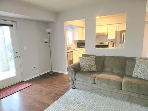 237 N Mill Rd #3, Addison, IL 60101 photo 3