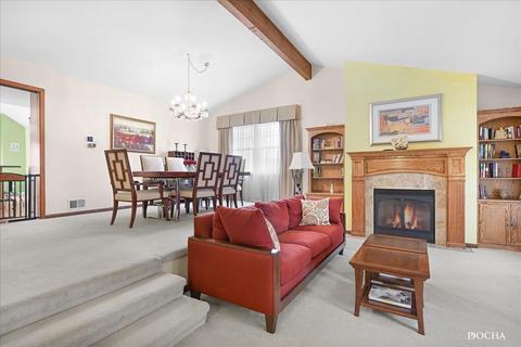 1621 Apache Dr, Naperville, IL 60563 photo 5