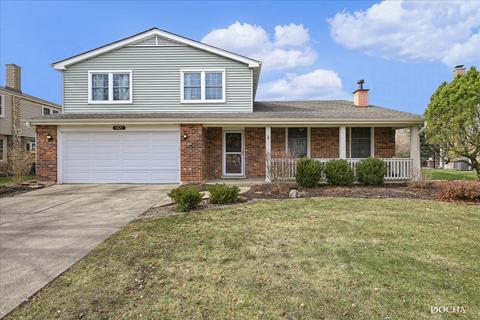 1621 Apache Dr, Naperville, IL 60563 photo 1