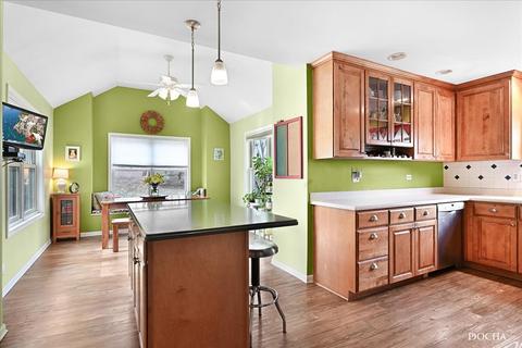 1621 Apache Dr, Naperville, IL 60563 photo 8
