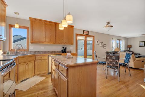 618 Edgewater Dr, Minooka, IL 60447 photo 8