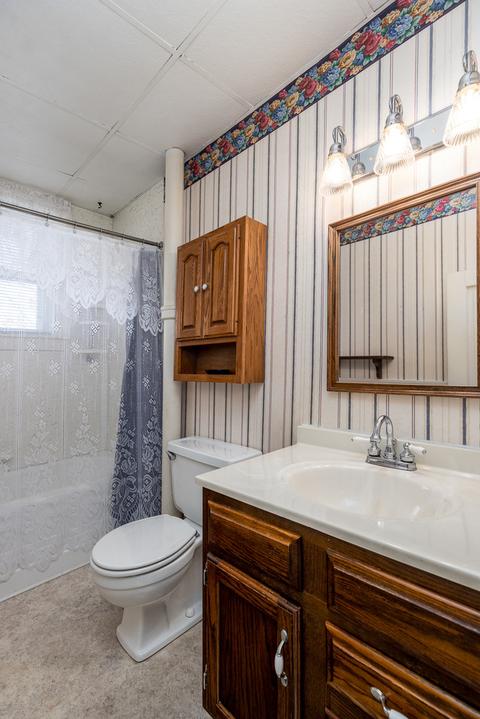 220 Marsh St, Davis, IL 61019 photo 9