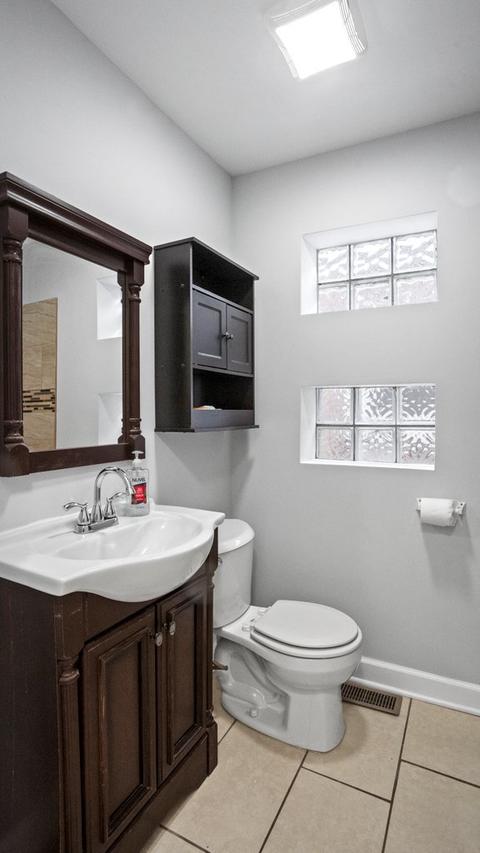 2117 W 68th Pl, Chicago, IL 60636 photo 13