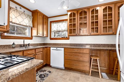 505 E Illinois St, Wheaton, IL 60187 photo 5