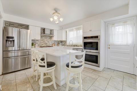3755 Gregory Dr, Northbrook, IL 60062 photo 10