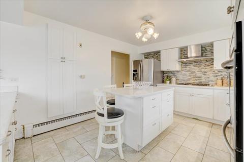 3755 Gregory Dr, Northbrook, IL 60062 photo 8