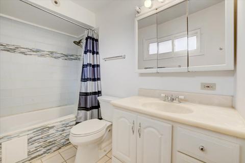 3755 Gregory Dr, Northbrook, IL 60062 photo 14
