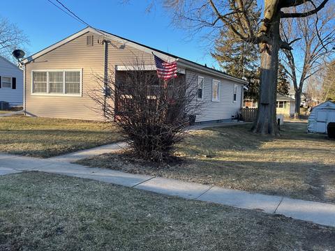 114 Maple Ave, Morrison, IL 61270 photo 2