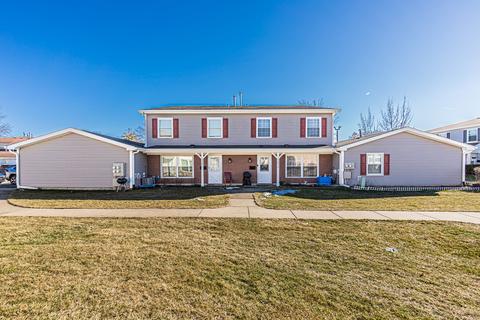 1305 Kingsbury Dr #B, Hanover Park, IL 60133