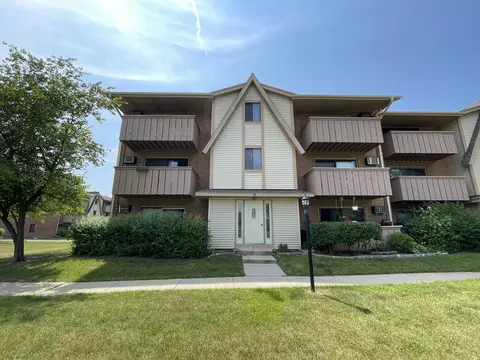9 Cedar Ct #13, Vernon Hills, IL 60061