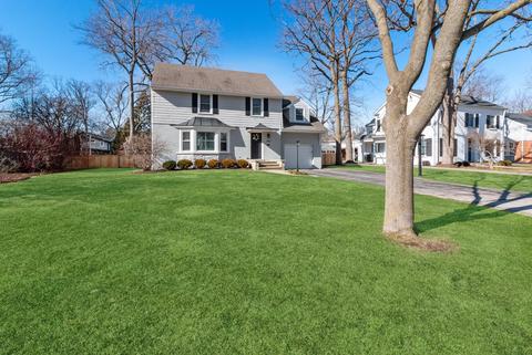 700 Juniper Rd, Glenview, IL 60025 photo 1