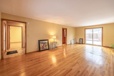 1340 Pleasant Dr, Elgin, IL 60123 photo 16