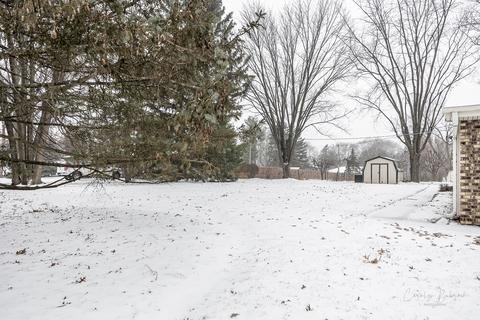 1340 Pleasant Dr, Elgin, IL 60123 photo 3