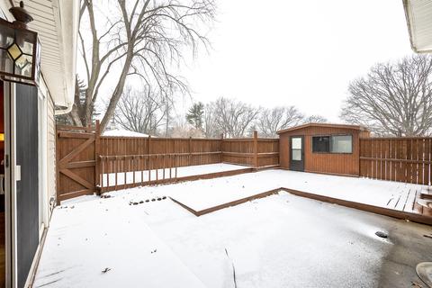 1340 Pleasant Dr, Elgin, IL 60123 photo 4