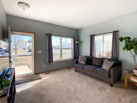 3103 Hoffman St, Plano, IL 60545 photo 4