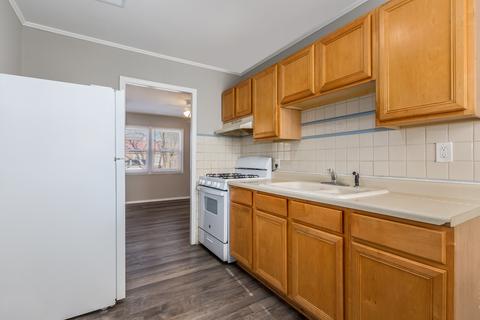 913 Walter Ave, Aurora, IL 60505 photo 8