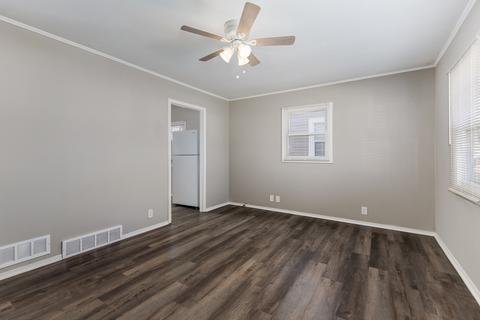 913 Walter Ave, Aurora, IL 60505 photo 6