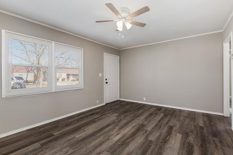 913 Walter Ave, Aurora, IL 60505 photo 7