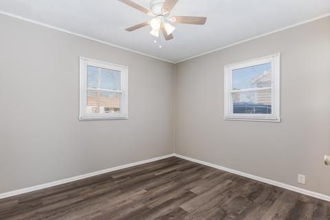 913 Walter Ave, Aurora, IL 60505 photo 5