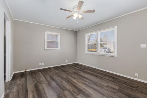 913 Walter Ave, Aurora, IL 60505 photo 4