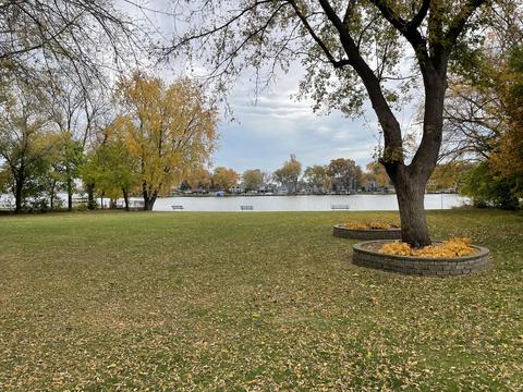 1017 W Elder Ave, Mchenry, IL 60051 photo 2