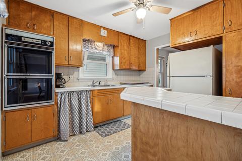 223 N Marion Ave, Bartlett, IL 60103 photo 5