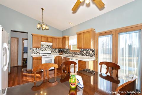 1421 9th St, Harvard, IL 60033 photo 8