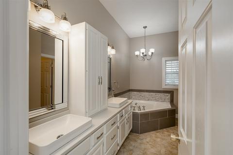 24 Cobblestone Ln, Minier, IL 61759 photo 8