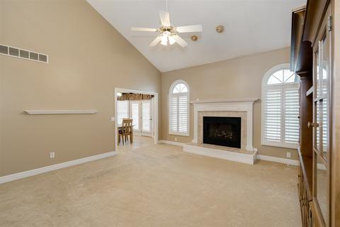 24 Cobblestone Ln, Minier, IL 61759 photo 2