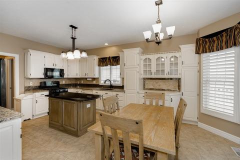 24 Cobblestone Ln, Minier, IL 61759 photo 14