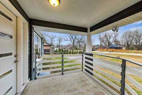 8 E Willow Rd, Prospect Heights, IL 60070 photo 2