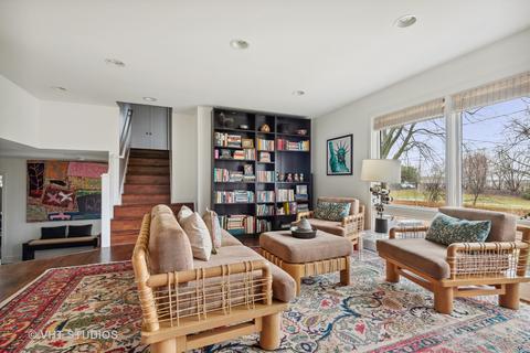 411 Sandy Ln, Wilmette, IL 60091 photo 3
