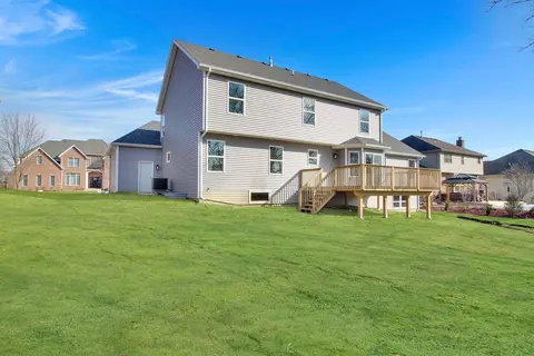 Exterior - 772 Cirque Dr, Crown Point, IN 46307 photo 7 of 7