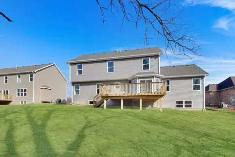 Exterior - 772 Cirque Dr, Crown Point, IN 46307 photo 6 of 7