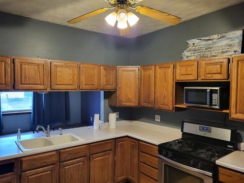 703 Elm St, Streator, IL 61364 photo 4