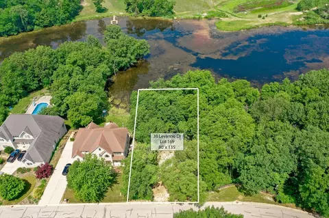 38 Levanno Dr, Crown Point, IN 46307 photo 2