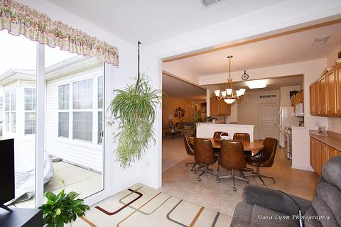 2537 Edgewater Dr, Elgin, IL 60124 photo 15