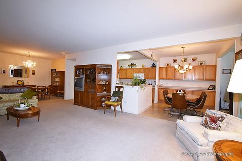 2537 Edgewater Dr, Elgin, IL 60124 photo 8