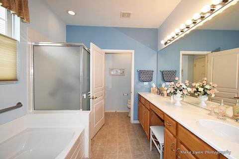 2537 Edgewater Dr, Elgin, IL 60124 photo 20