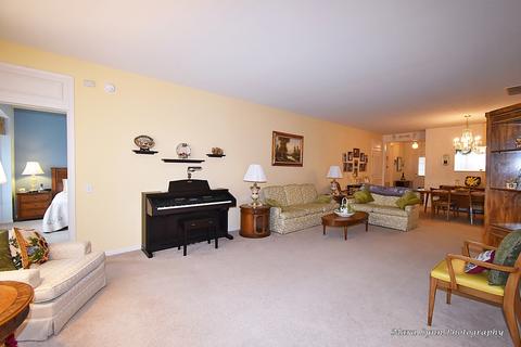 2537 Edgewater Dr, Elgin, IL 60124 photo 9