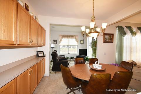 2537 Edgewater Dr, Elgin, IL 60124 photo 13