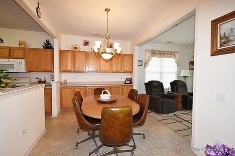 2537 Edgewater Dr, Elgin, IL 60124 photo 14