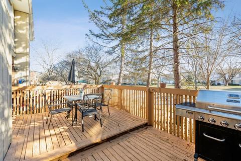 1070 Heathrow Ct, Wheaton, IL 60189 photo 14