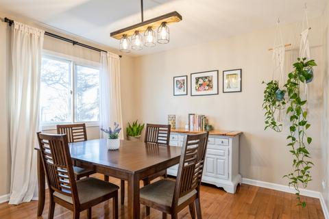 1070 Heathrow Ct, Wheaton, IL 60189 photo 5