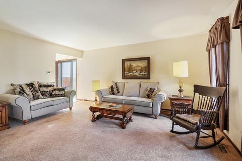 12909 Crestbrook Ct, Crestwood, IL 60445 photo 4