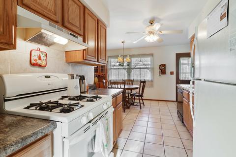 12909 Crestbrook Ct, Crestwood, IL 60445 photo 6