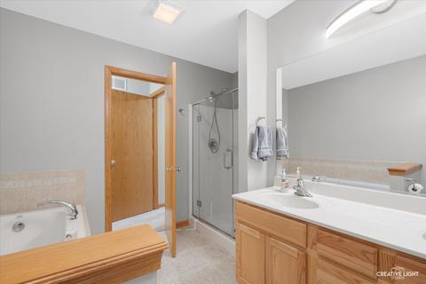 538 Madison Ln, Elgin, IL 60123 photo 21
