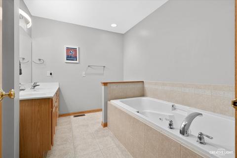 538 Madison Ln, Elgin, IL 60123 photo 20