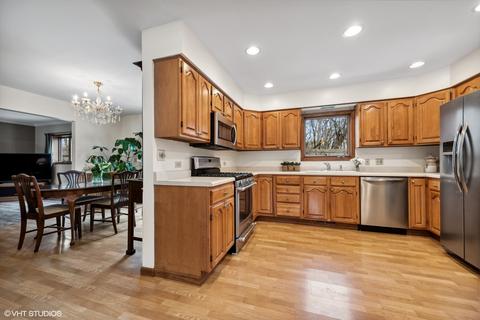 200 Forest View Dr, Lake Bluff, IL 60044 photo 4